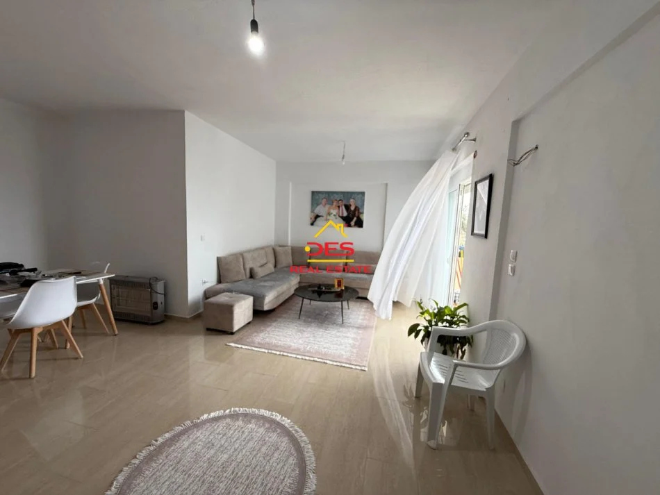 Vlore, shitet apartament 2+1+Ballkon Kati 2, 102 m² (Rruga Petro Marko)