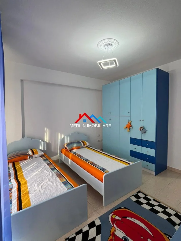 Tirane, jepet me qera apartament 2+1+Ballkon Kati 8, 100 m² 672 € (RRUGA ISUF ELEZI,BULEVARDI BAJRAM CURRI)