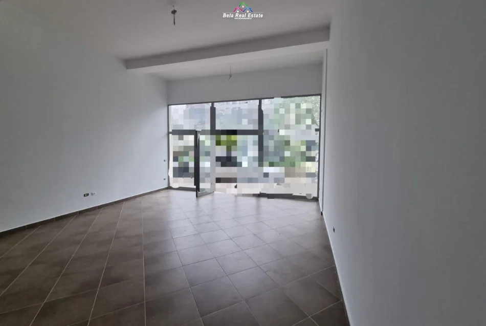 Tirane, jepet me qera dyqan Kati 0, 49 m² 420 € (sokrat miho)