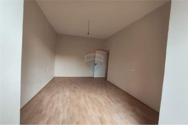 Tirane, jepet me qera apartament duplex 2+1+BLK Kati 1, 90 m² 500 Euro (Komun)