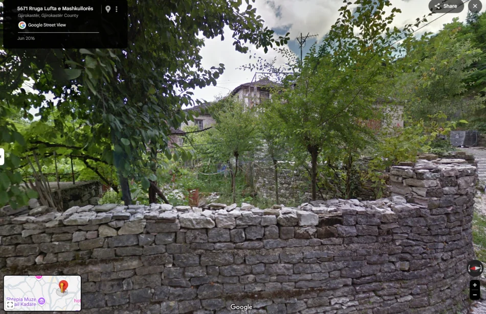 Gjirokaster, shitet shtepi 4+1+Aneks+Ballkon Kati 1, (Lufta e Mashkullorës, lagja-Varrosh qyteti-Gjirokastër.)