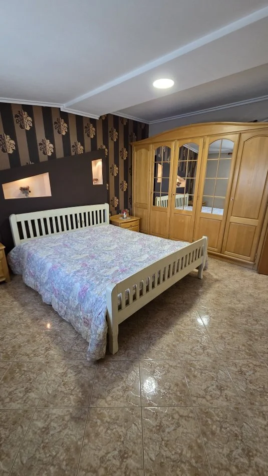 Tirane, jepet me qera apartament 2+1 Kati 6, 450 € 