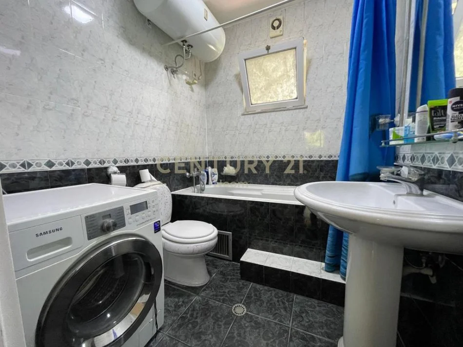 Tirane, shes apartament 2+1 Kati 1, 167 m² 280.000 € (Selite)