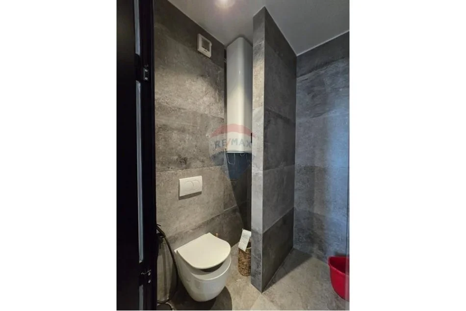 Tirane, shitet apartament 2+1 Kati 5, 121 m² 290.000 € (Rruga e Kavajes)