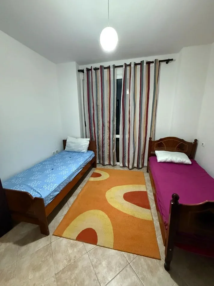Tirane, jepet me qera apartament 2+1+Ballkon Kati 7, 100 m² 450 € (ASTIR)