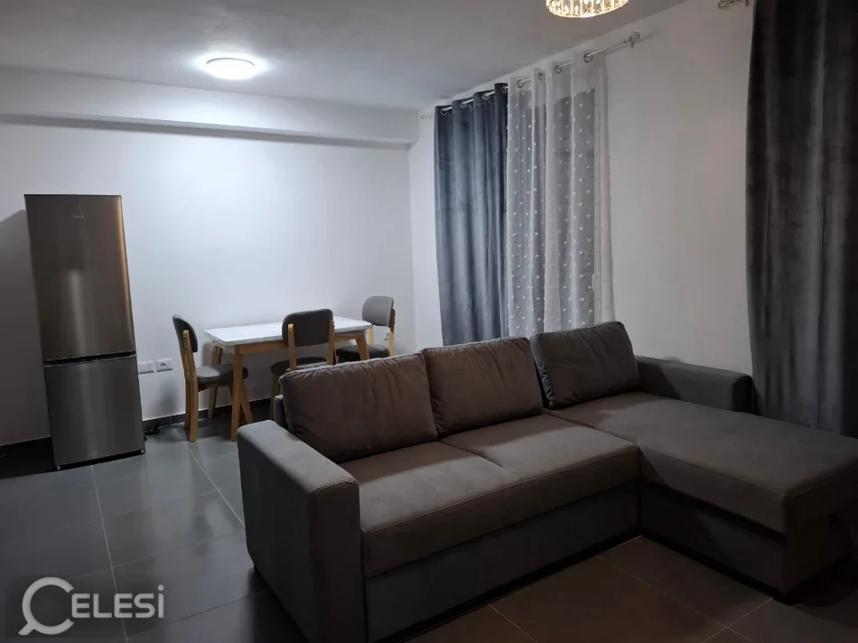 Tirane, jepet me qera apartament 3+1+Ballkon Kati 3, 116 m² 650 € (5 MAJI)
