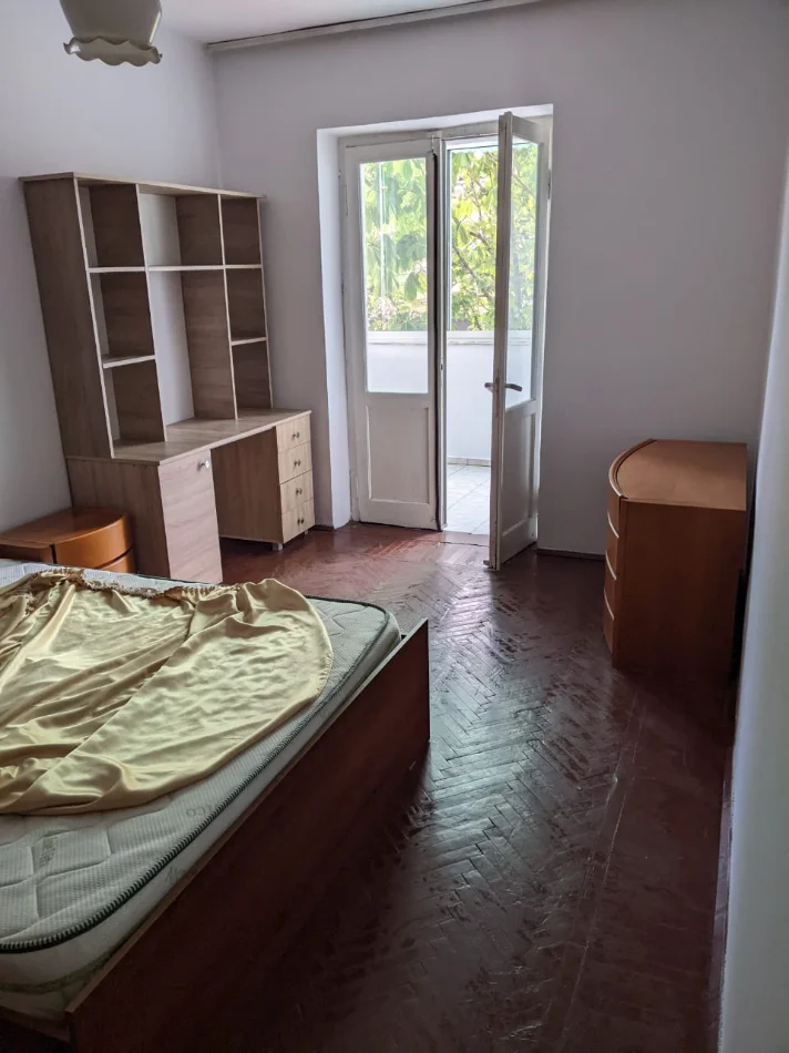 Tirane, jap me qera apartament 1+1 Kati 2, 74 m² 400 € 
