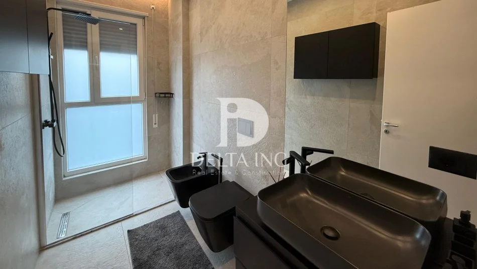 Tirane, jepet me qera 3+1 Kati 8, 131 m² 1.450 € (Don Bosko)