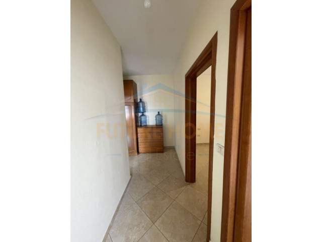 Tirane, jepet me qera apartament 3+1+BLK Kati 4, 140 m² 350 Euro