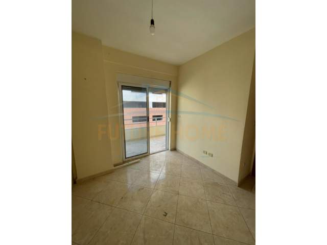 Tirane, jepet me qera apartament 3+1+BLK Kati 4, 140 m² 350 Euro
