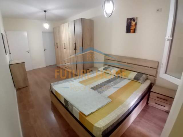 Tirane, jepet me qera apartament Kati 3, 92 m² 690 Euro (21 dhjetori)