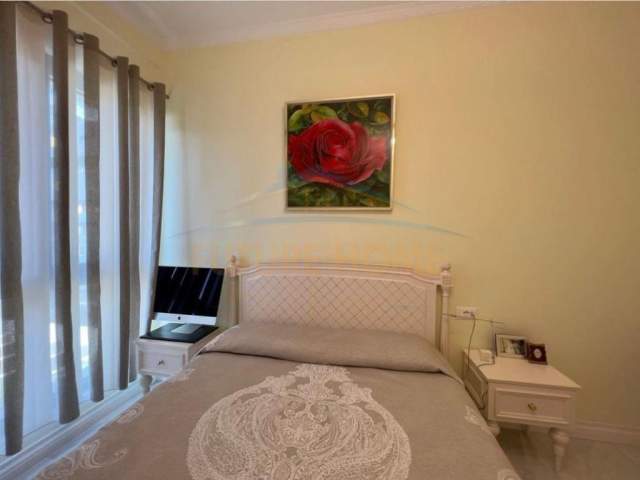 Tirane, jepet me qera apartament 2+1+BLK Kati 5, 95 m² 1.000 Euro (square 21)