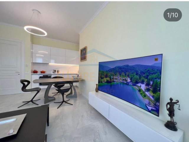 Tirane, jepet me qera apartament 2+1+BLK Kati 5, 95 m² 1.000 Euro (square 21)