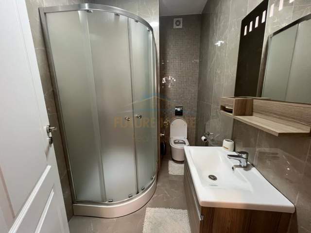 Tirane, jepet me qera apartament 3+1+BLK Kati 3, 124 m² 1.200 Euro (blloku)