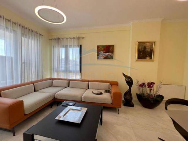 Tirane, jepet me qera apartament 2+1+BLK Kati 5, 95 m² 1.000 Euro (square 21)