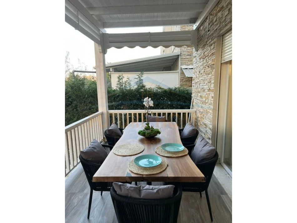 Durres, shitet Vile 2 Katshe , 259 m² 450.000 € (Gjiri Lalzit, Durrës)