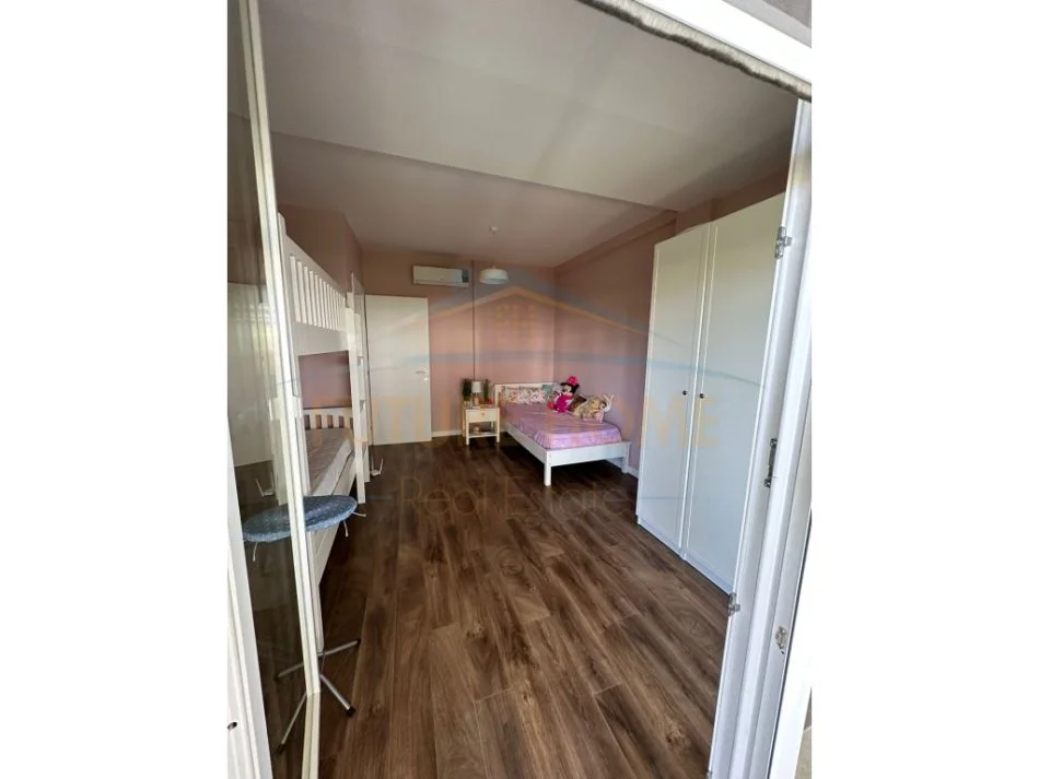 Durres, shitet Vile 2 Katshe , 259 m² 450.000 € (Gjiri Lalzit, Durrës)