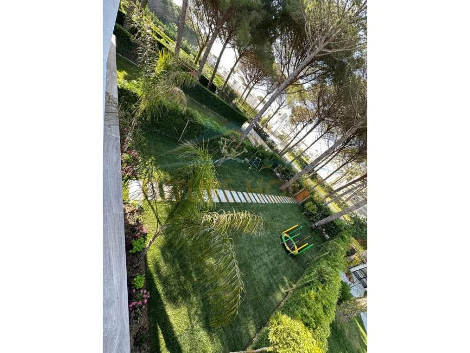 Durres, shitet Vile 2 Katshe , 259 m² 450.000 € (Gjiri Lalzit, Durrës)