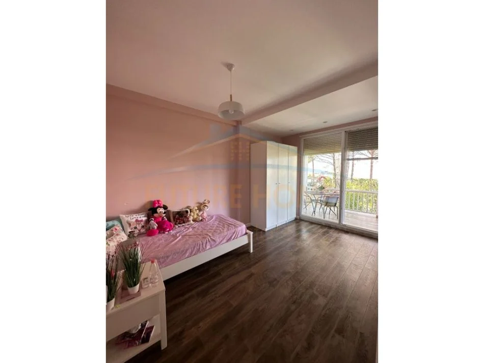Durres, shitet Vile 2 Katshe , 259 m² 450.000 € (Gjiri Lalzit, Durrës)