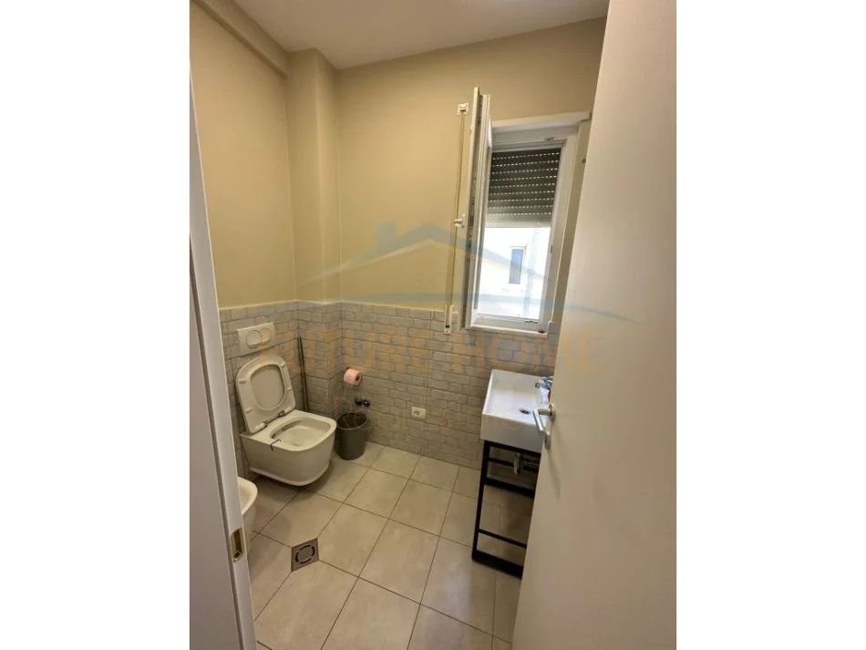 Durres, shitet Vile 2 Katshe , 259 m² 450.000 € (Gjiri Lalzit, Durrës)