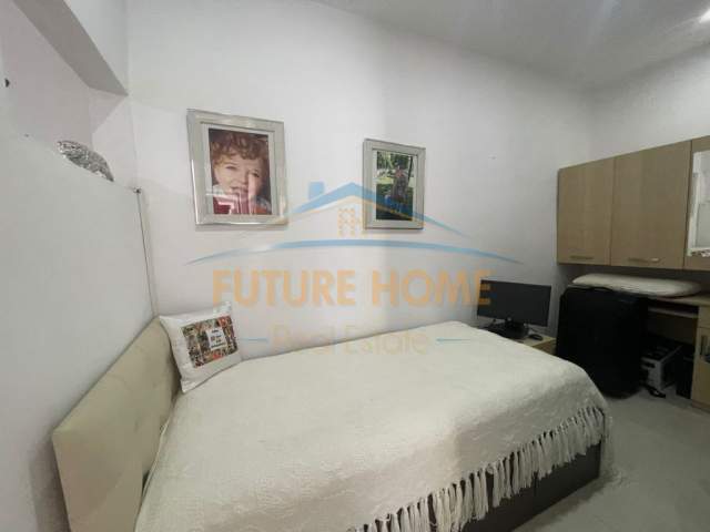 Tirane, jepet me qera apartament 2+1+BLK Kati 0, 110 m² 600 Euro (Komuna e Parisit)