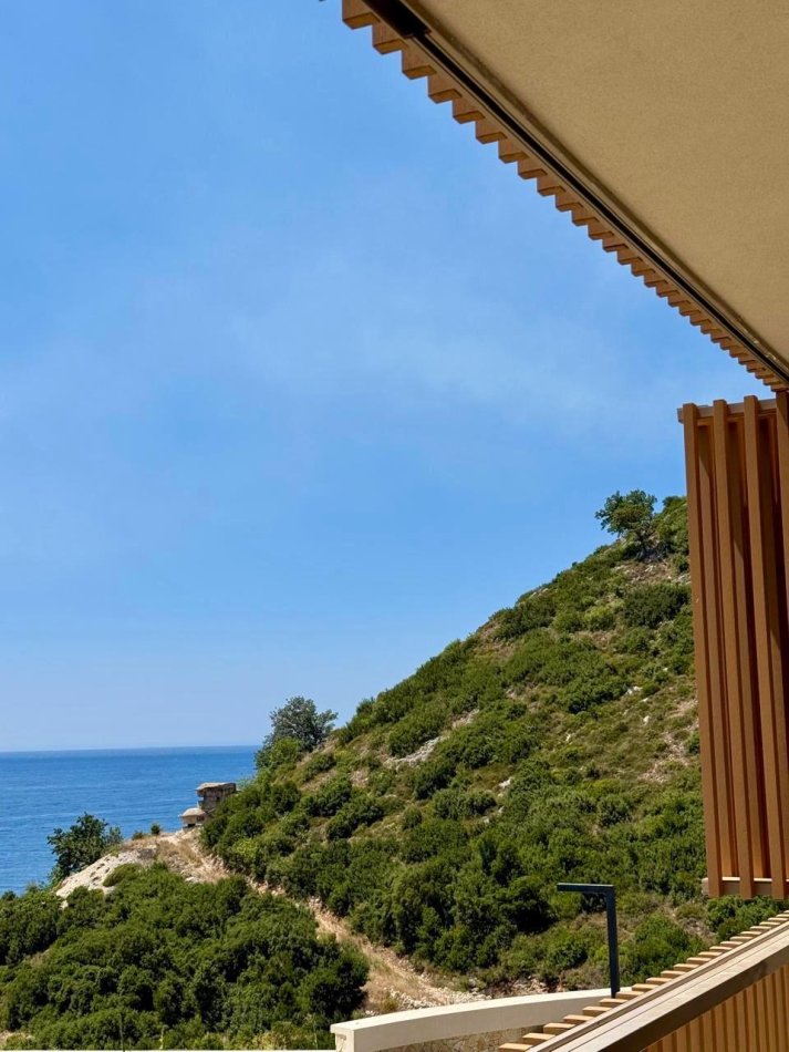 Dhermi - Palase, shitet Vile 2+1 , 180 m² (Green Coast 1)