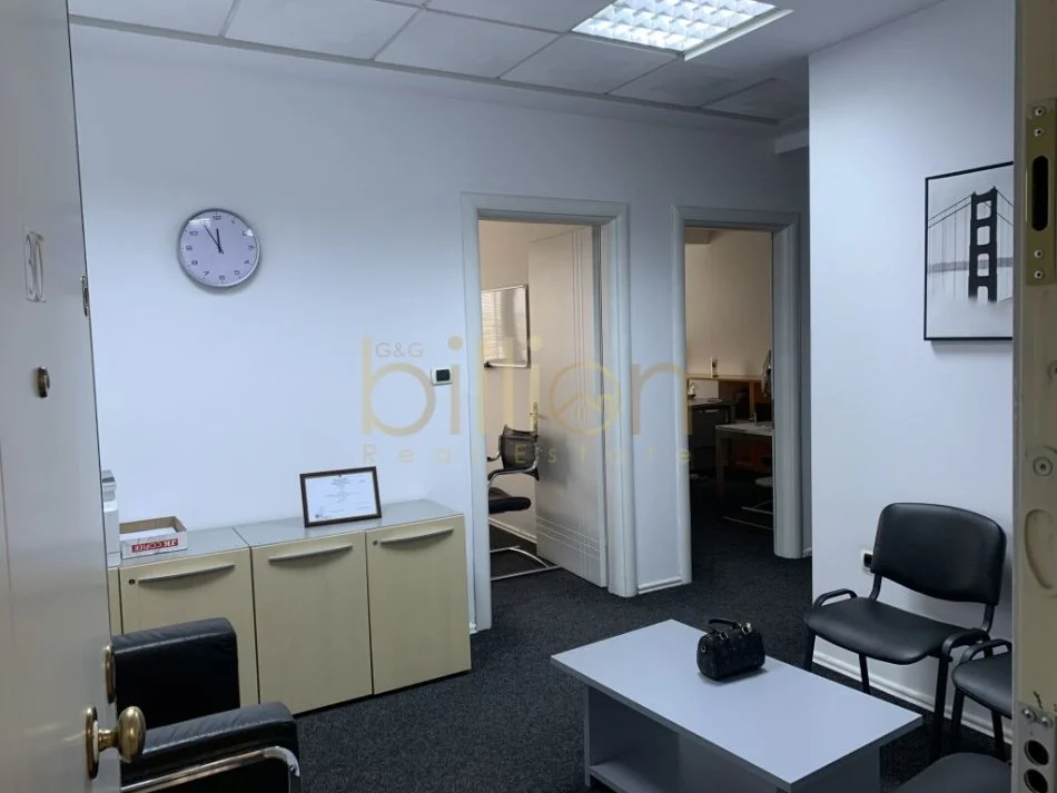 Tirane, jepet me qera zyre Kati 11, 118 m² 2.500 € (Kullat Binjake, Tirana, Albania)