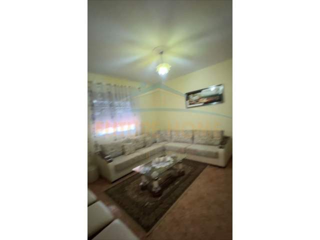 Qera, Shtepi Private, 4+1, L.14, Durrës