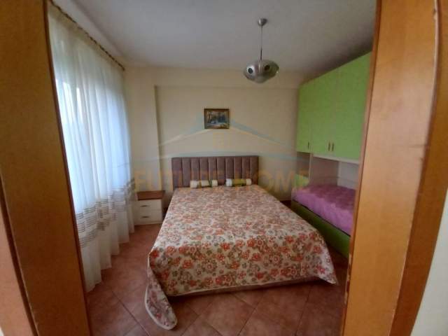 Durres, jepet me qera apartament 1+1 Kati 5, 56 m² 300 Euro