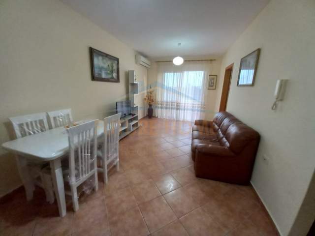 Durres, jepet me qera apartament 1+1 Kati 5, 56 m² 300 Euro