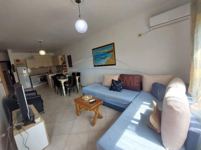 Durres, jepet me qera apartament 1+1 Kati 3, 70 m² 250 Euro (Shkembi Kavajes)