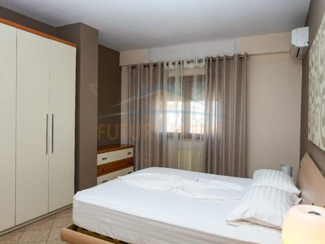 Tirane, jepet me qera apartament 2+1+BLK Kati 10, 112 m² 1.200 Euro (Rruga Papa Gjon Pali II)