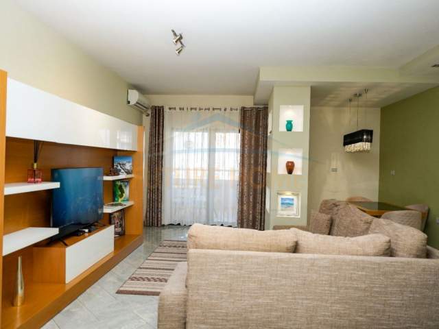 Tirane, jepet me qera apartament 2+1+BLK Kati 10, 112 m² 1.200 Euro (Rruga Papa Gjon Pali II)