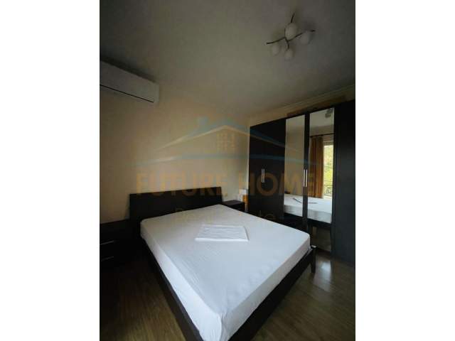 Tirane, jepet me qera apartament Kati 4, 200 m² 800 Euro (rruga pjeter budi)
