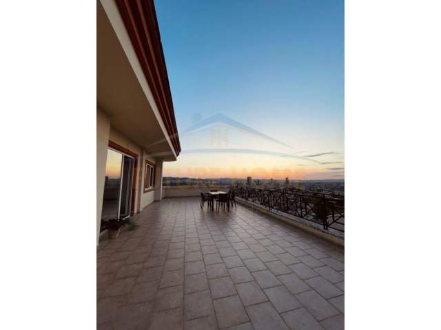 Tirane, jepet me qera apartament Kati 4, 200 m² 800 Euro (rruga pjeter budi)