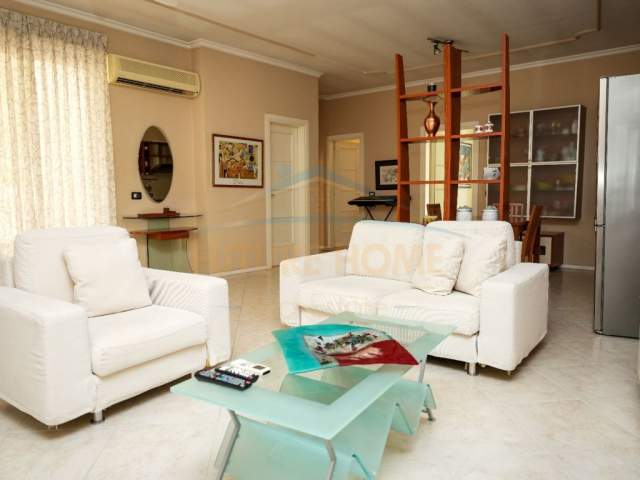 Tirane, jepet me qera apartament Kati 4, 150 m² 800 Euro (Rruga Maliq Muca)