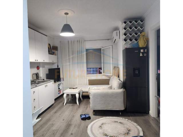 Tirane, jepet me qera apartament Kati 2, 40 m² 350 Euro (tufine)