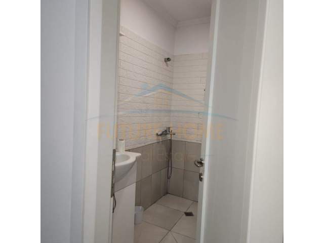 Tirane, jepet me qera apartament Kati 2, 40 m² 350 Euro (tufine)