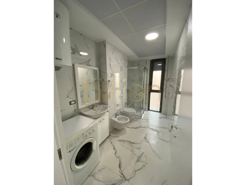 Tirane, jepet me qera apartament 1+1 Kati 6, 105 m² 700 € (Don Bosco, Tirana, Albania)