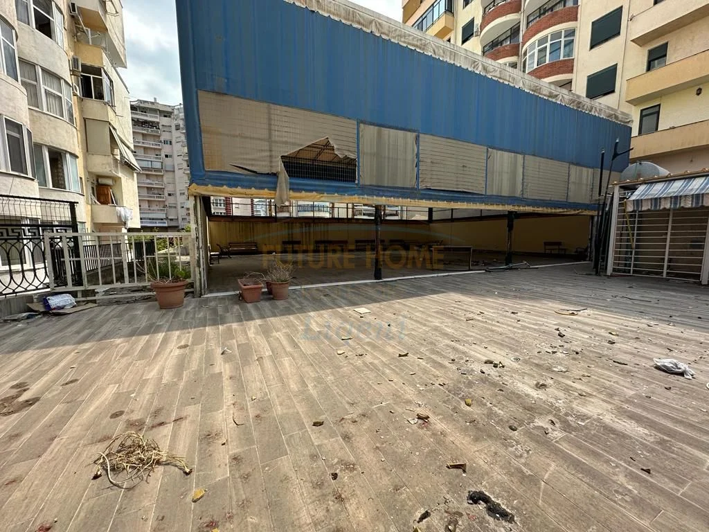 Shitet, Godine Biznesi, Qender, Vlore LI33728