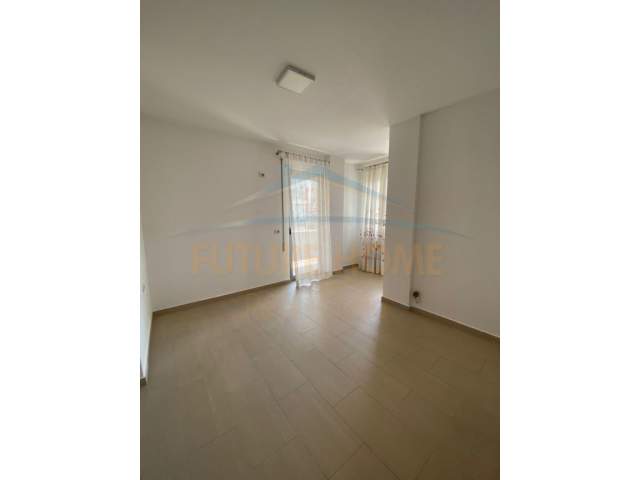 Tirane, jepet me qera apartament 1+1+BLK Kati 2, 73 m² 450 Euro (don bosko)