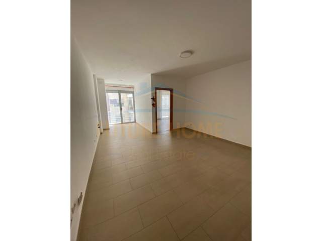 Tirane, jepet me qera apartament 1+1+BLK Kati 2, 73 m² 450 Euro (don bosko)