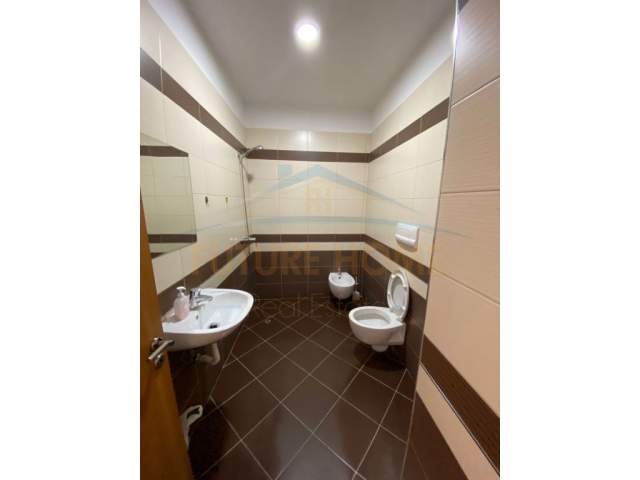 Tirane, jepet me qera apartament 1+1+BLK Kati 2, 450 Euro