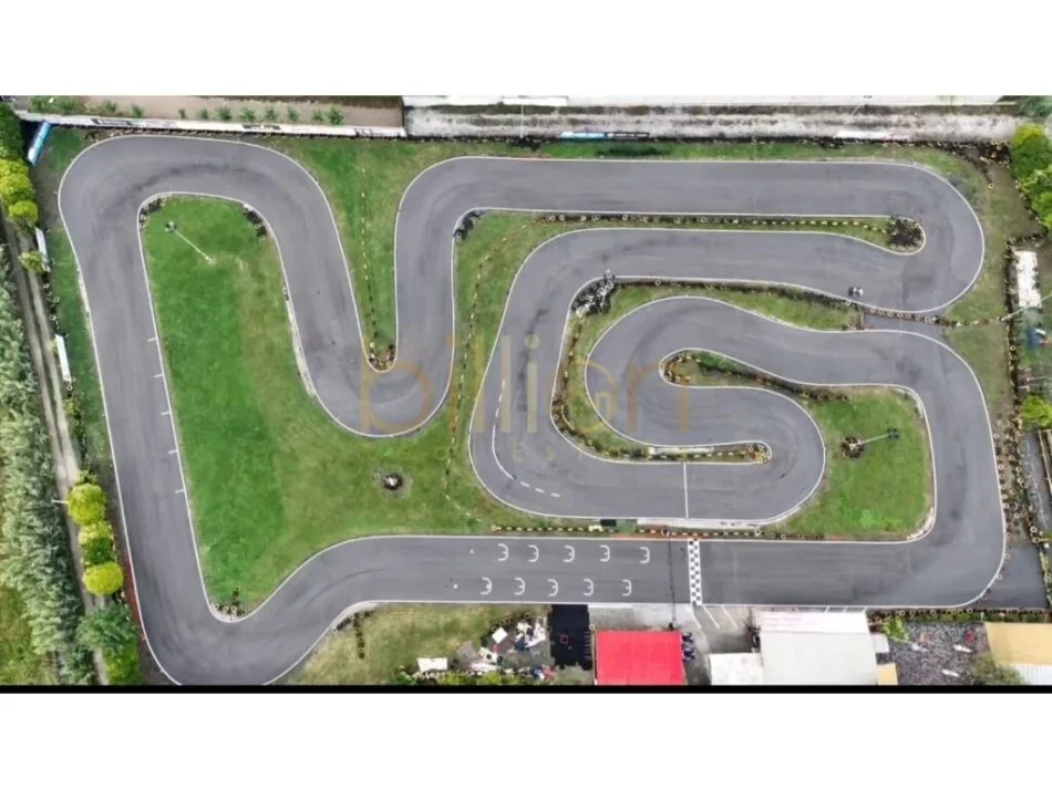 Tirane, shitet biznes, 13.000 m² 600.000 € (Kombinat, Tirana, Albania)