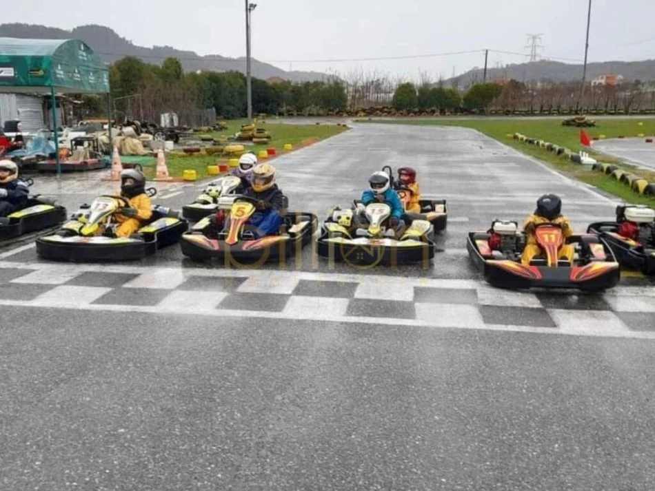 Tirane, shitet biznes, 13.000 m² 600.000 € (Kombinat, Tirana, Albania)