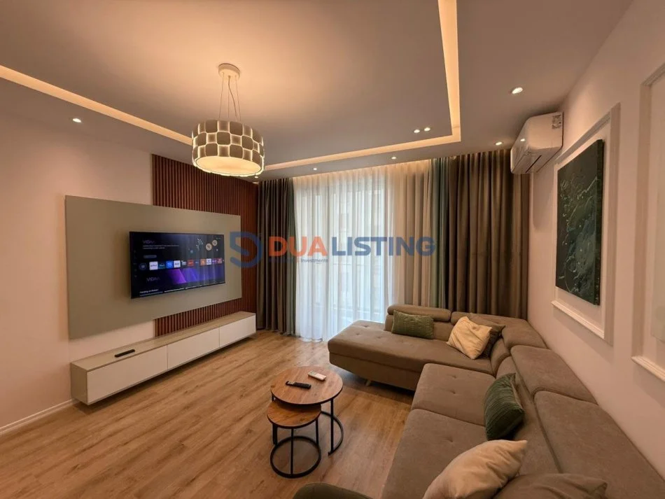 Tirane, jepet me qera apartament 2+1+Ballkon Kati 5, 110 m² 800 € (Porcelan)