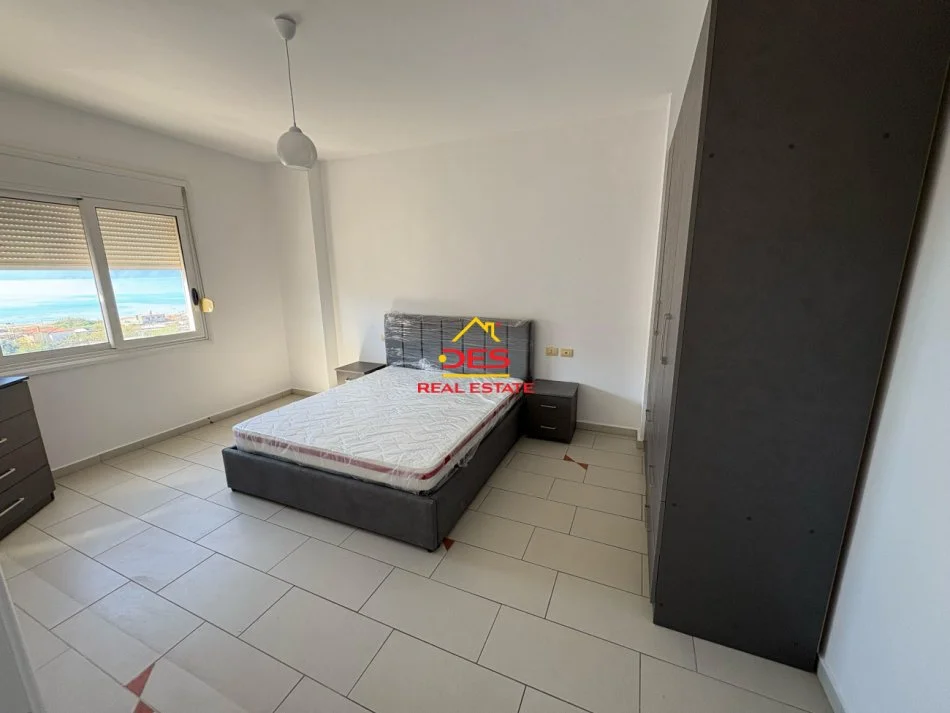 Vlore, jepet me qera apartament 1+1+Ballkon Kati 9, 70 m² 400 € (Rruga Kosova)