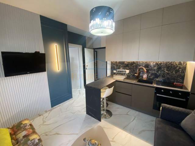 Tirane, jepet me qera apartament Kati 9, 60 m² 600 Euro (Rruga Karl Topia)