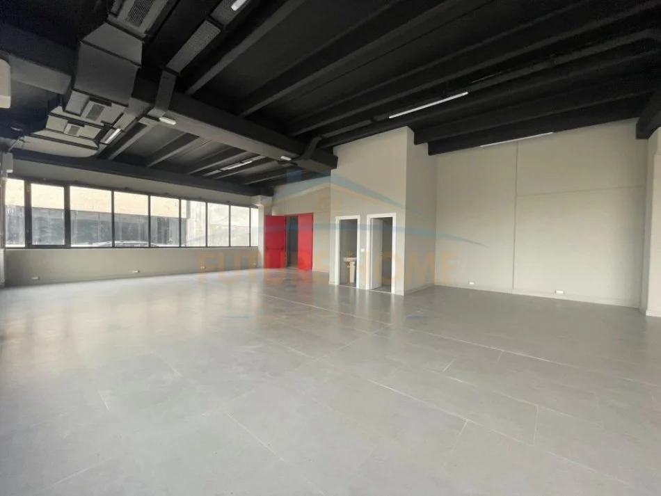 Tirane, jepet me qera magazine Kati 0, 1.100 m² 7.700 € (AUTOSTRADA TIRANE DURRES)