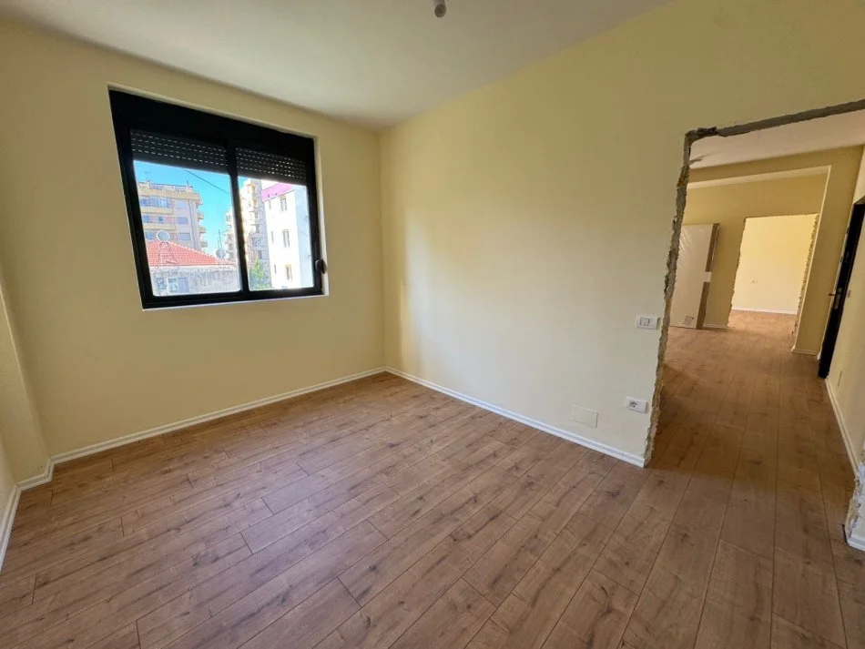 Durres, shitet apartament 2+1+Ballkon , 84 m² 98.000 € 